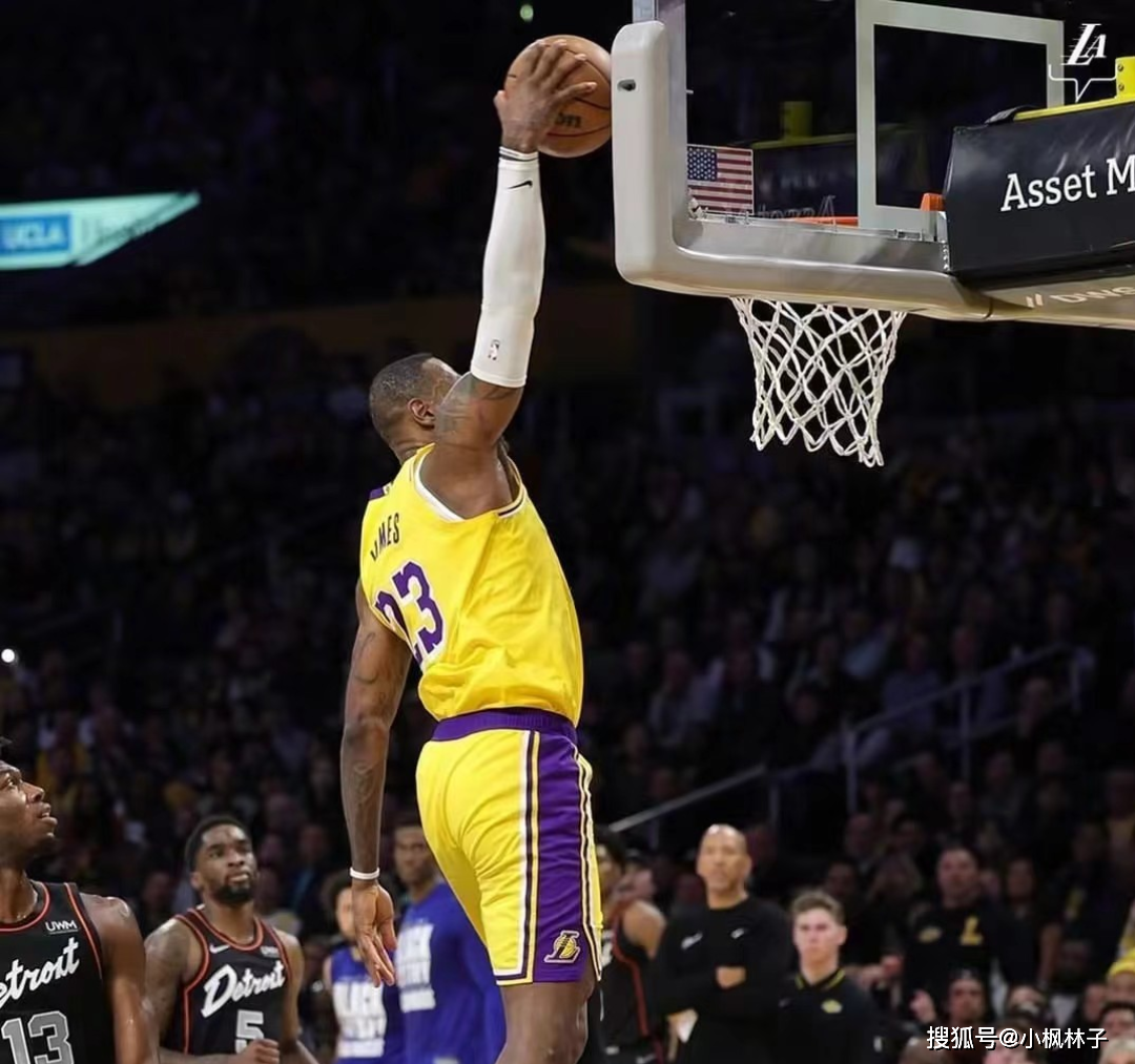 九游体育IOS下载关于斯图加特今夜篮板制胜；志在NBA常规赛名次提升；震撼外界；赛程密集仍需轮换的信息