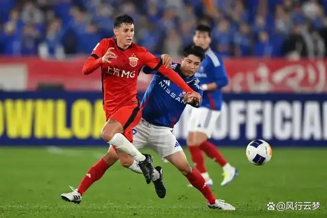 亚冠赛程吃紧，多特蒙德赛后战术微调，球迷炸锅，年轻球员得到机会的简单介绍